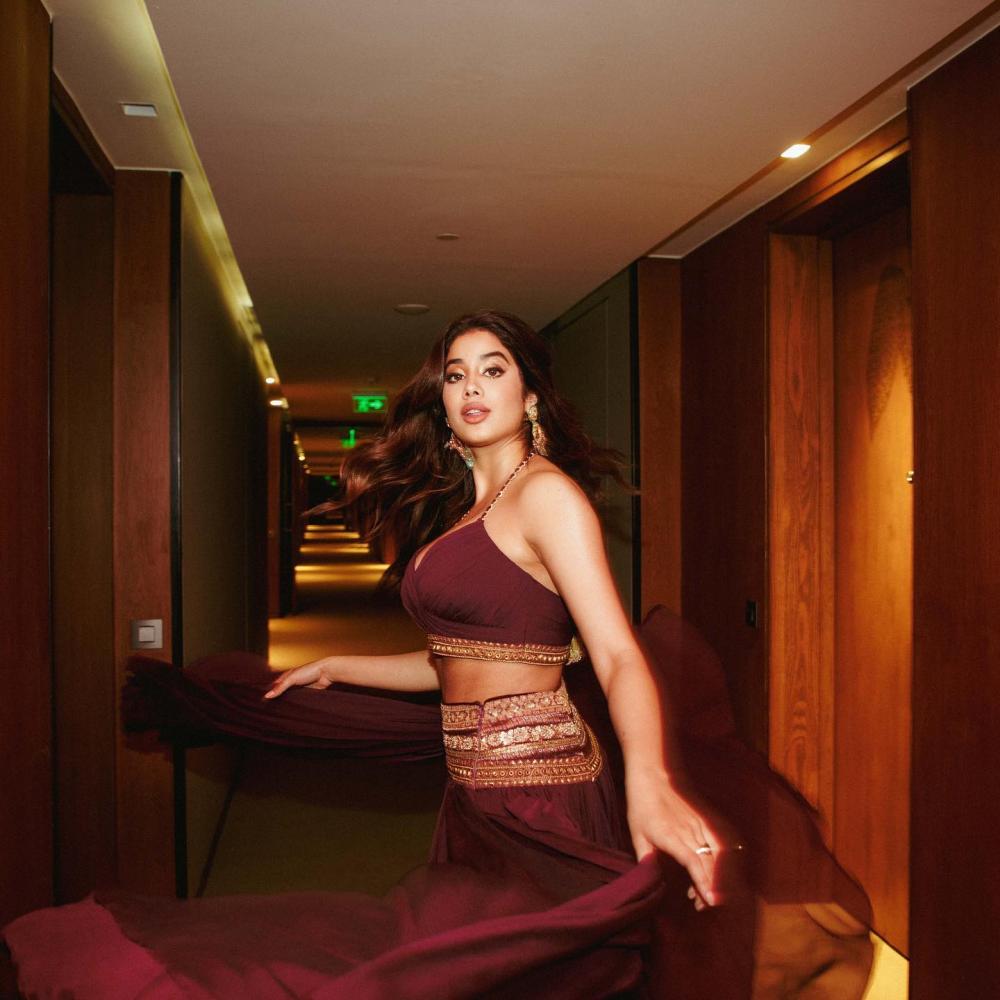 janhvi-kapoor-new-look-photos